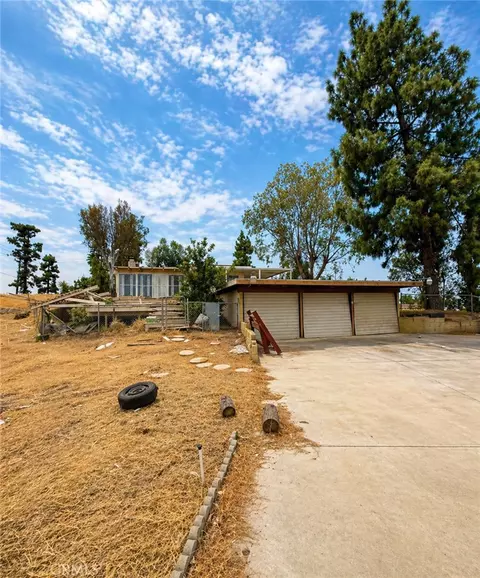Exterior - 17301 Palm, Riverside, CA 92503 photo 31 of 32