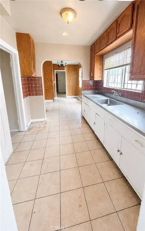 131 E 99th, Los Angeles, CA 90003