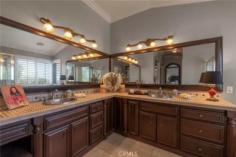 Bath - 5419 Deveron Ct, Riverside, CA 92507 photo 2 of 6