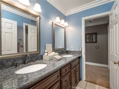 Bath - 5419 Deveron Ct, Riverside, CA 92507 photo 4 of 6