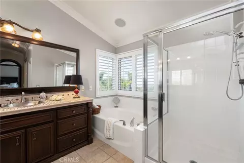 Bath - 5419 Deveron Ct, Riverside, CA 92507 photo 3 of 6