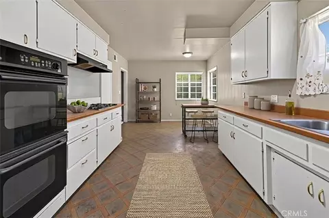 Kitchen - 206 E Fig, Monrovia, CA 91016 photo 1 of 2