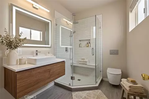 Bath - 206 E Fig, Monrovia, CA 91016 photo 3 of 6