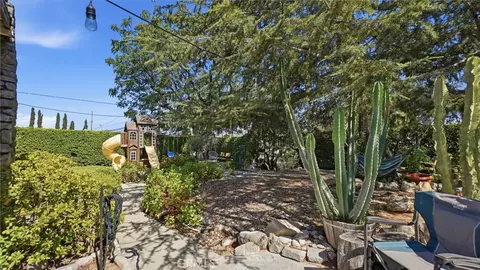 Exterior - 7276 Summitrose St, Tujunga, CA 91042 photo 14 of 21
