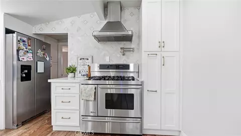 Kitchen - 7276 Summitrose St, Tujunga, CA 91042 photo 4 of 5