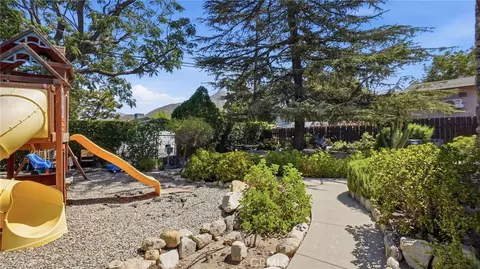 Exterior - 7276 Summitrose St, Tujunga, CA 91042 photo 1 of 21