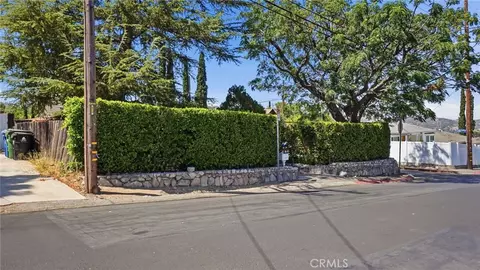 Exterior - 7276 Summitrose St, Tujunga, CA 91042 photo 18 of 21