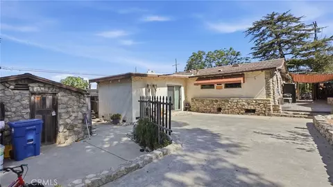 Exterior - 7276 Summitrose St, Tujunga, CA 91042 photo 8 of 21