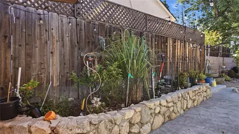 Exterior - 7276 Summitrose St, Tujunga, CA 91042 photo 11 of 21