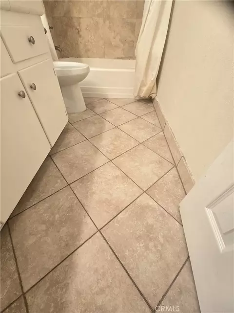 Bath - 1360 Shadow Ln #K, Fullerton, CA 92831 photo 5 of 5