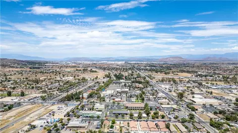 125 E 10th St, Perris, CA 92570 photo 9