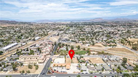 125 E 10th St, Perris, CA 92570 photo 6
