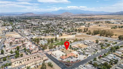 125 E 10th St, Perris, CA 92570 photo 5
