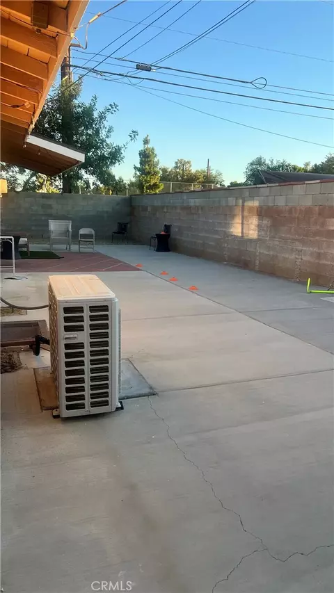 Exterior - 43603 Gingham Ave, Lancaster, CA 93535 photo 2 of 3