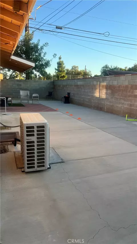 Exterior - 43603 Gingham Ave, Lancaster, CA 93535 photo 2 of 3