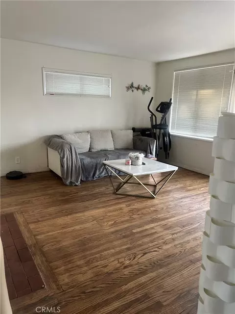 Living - 43603 Gingham Ave, Lancaster, CA 93535 photo 2 of 2