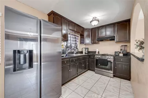 Kitchen - 2019 E Shauer, Compton, CA 90222 photo 1 of 2