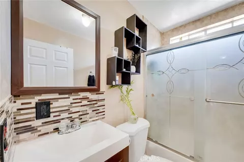 Bath - 2019 E Shauer, Compton, CA 90222 photo 1 of 2