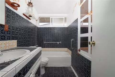 Bath - 1245 W Cherry, Orange, CA 92868 photo 2 of 2