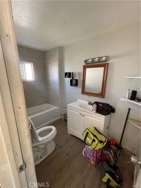 Bath - 34262 Paris, Barstow, CA 92311 photo 2 of 2