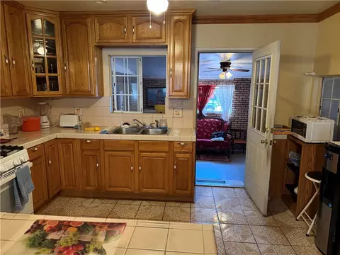 Kitchen - 15614 S Lime, Compton, CA 90221 photo 1 of 2
