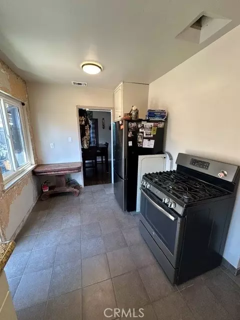 Kitchen - 12345 Springview, Whittier, CA 90604 photo 2 of 2