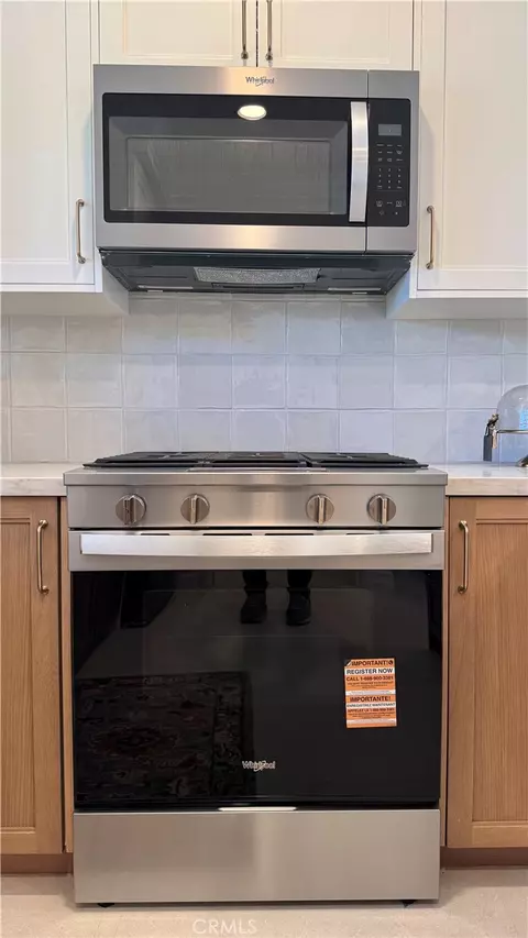 Kitchen - 5713 E Wardlow, Long Beach, CA 90808 photo 6 of 11