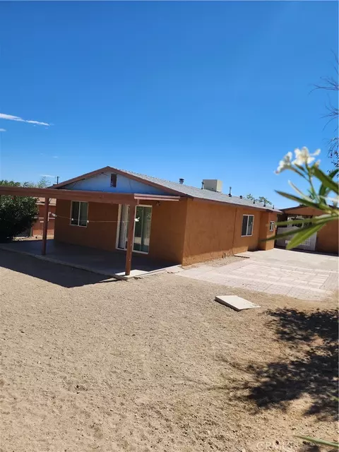 2020 Yosemite, Barstow, CA 92311 photo 3