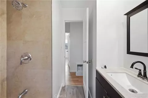 Bath - 511 E Maple, Glendale, CA 91205 photo 4 of 4
