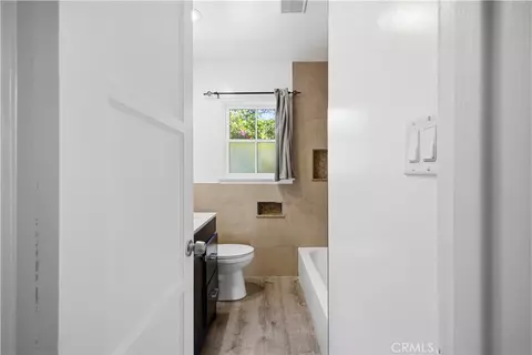 Entry Way - 511 E Maple, Glendale, CA 91205 photo 2 of 3