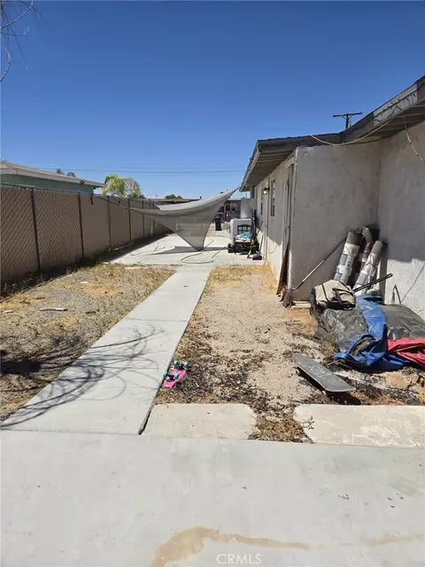 Exterior - 34224 Woods, Barstow, CA 92311 photo 5 of 6