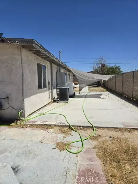 Exterior - 34224 Woods, Barstow, CA 92311 photo 4 of 6