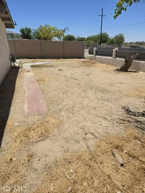 Exterior - 34224 Woods, Barstow, CA 92311 photo 2 of 6
