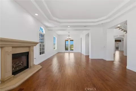 Living - 30425 La Presa Loop, Temecula, CA 92592 photo 2 of 10