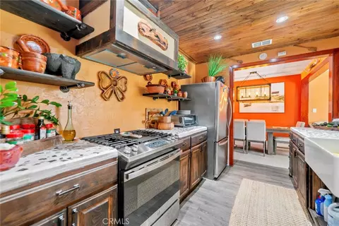 Kitchen - 2526 E 220th, Carson, CA 90810 photo 5 of 6