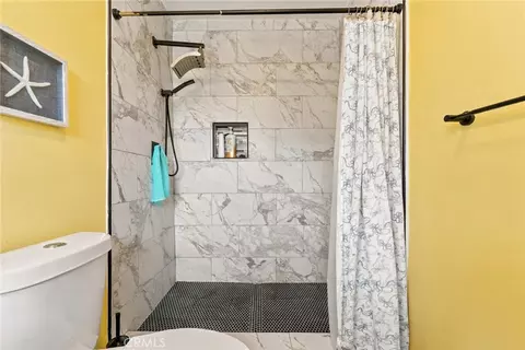Bath - 2526 E 220th, Carson, CA 90810 photo 3 of 6