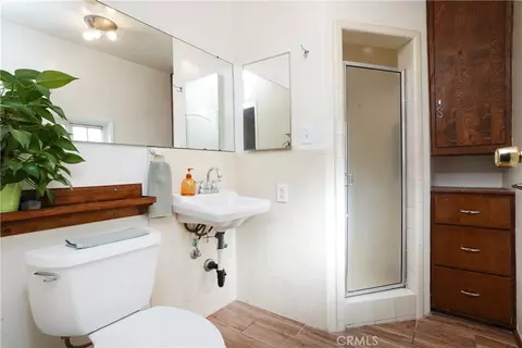 Bath - 9802 Rives Ave, Downey, CA 90240 photo 1 of 2