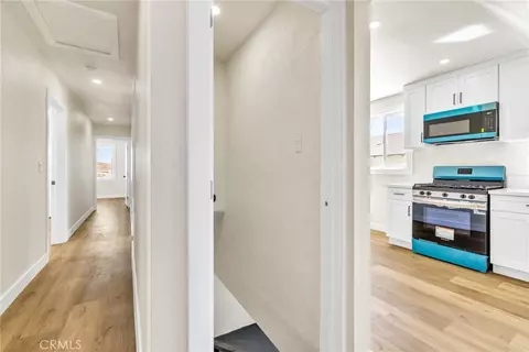Entry Way - 124 W Fredricks, Barstow, CA 92311 photo 6 of 8