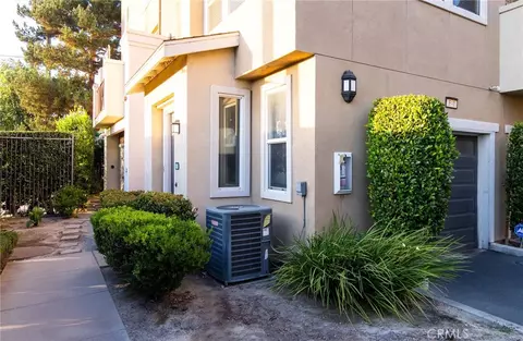 Exterior - 500 N Willowbrook Ave #F1, Compton, CA 90220 photo 4 of 7