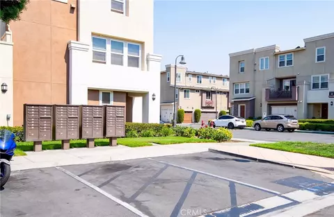 Exterior - 500 N Willowbrook Ave #F1, Compton, CA 90220 photo 7 of 7