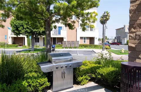 Exterior - 500 N Willowbrook Ave #F1, Compton, CA 90220 photo 3 of 7
