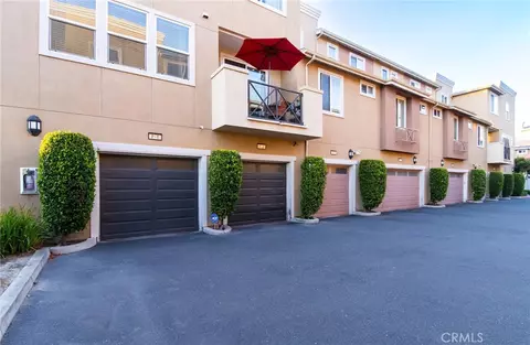 Exterior - 500 N Willowbrook Ave #F1, Compton, CA 90220 photo 6 of 7