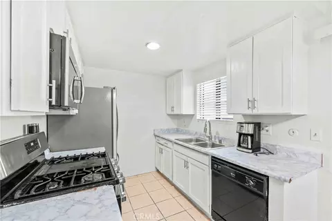 Kitchen - 15351 Orange Ave #8, Paramount, CA 90723 photo 1 of 1