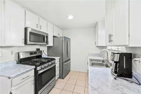 Kitchen - 15351 Orange Ave #8, Paramount, CA 90723 photo 1 of 2