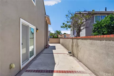 Exterior - 5 Tiger, Irvine, CA 92604 photo 8 of 10