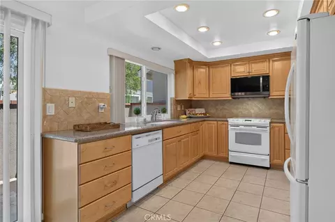 Kitchen - 5 Tiger, Irvine, CA 92604 photo 3 of 3