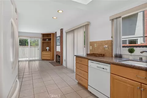 Kitchen - 5 Tiger, Irvine, CA 92604 photo 2 of 3