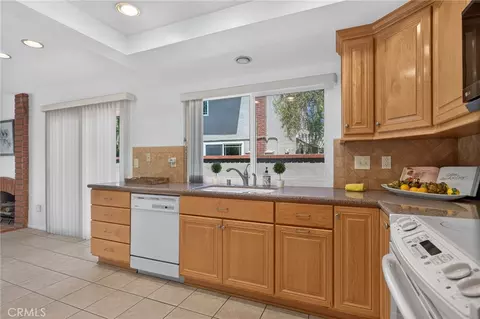 Kitchen - 5 Tiger, Irvine, CA 92604 photo 1 of 3