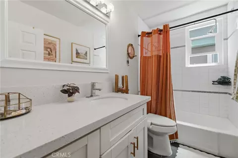 Bath - 1327 E Appleton St, Long Beach, CA 90802 photo 2 of 2