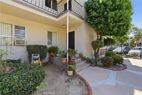 Exterior - 1327 E Appleton St, Long Beach, CA 90802 photo 3 of 6